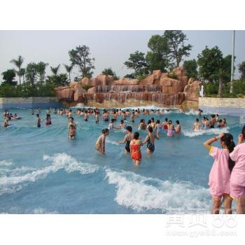 張家口水上樂(lè)園海嘯池 真空蓄能式人工造浪設(shè)備的創(chuàng)新承建